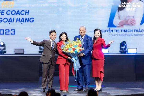 TIẾN SĨ JOHN C. MAXWELL  VÔ CÙNG ẤN TƯỢNG VỚI TINH THẦN HỌC TẬP CỦA GEIN ACADEMY