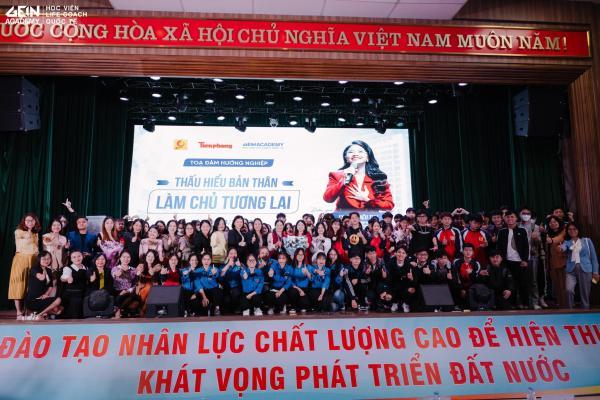 ĐỊNH VỊ BẢN THÂN VÀ LÊN KẾ HOẠCH TÌM KIẾM NGÀNH NGHỀ PHÙ HỢP - CÔNG THỨC ĐƯỢC DIỄN GIẢ DIỆU THU CHIA SẺ TRONG BUỔI TỌA ĐÀM HƯỚNG NGHIỆP “THẤU HIỂU BẢN THÂN, LÀM CHỦ TƯƠNG LAI”